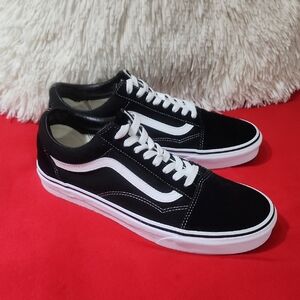 Vans Unisex Classic Black and White Sneakers